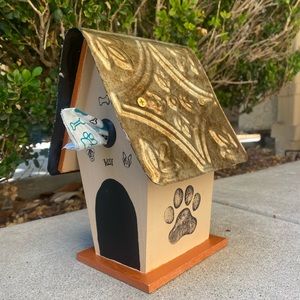 The Helping Paw Dog Bag Dispenser